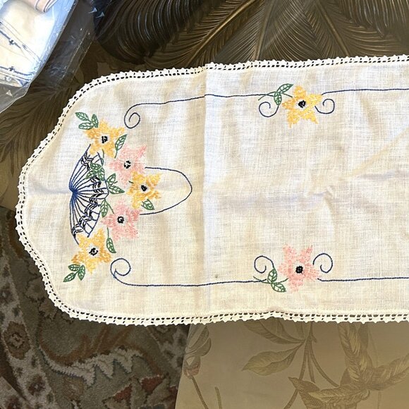 Lot of 13 Dresser Scarves, Table Runners, Placemats - Picture 2 of 11